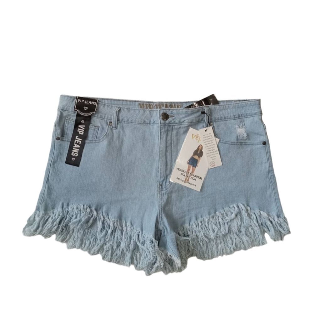 VIP Jeans Plus Size Light Denim Wash Sculpting Stretch Raw Edge Hem Jean Shorts